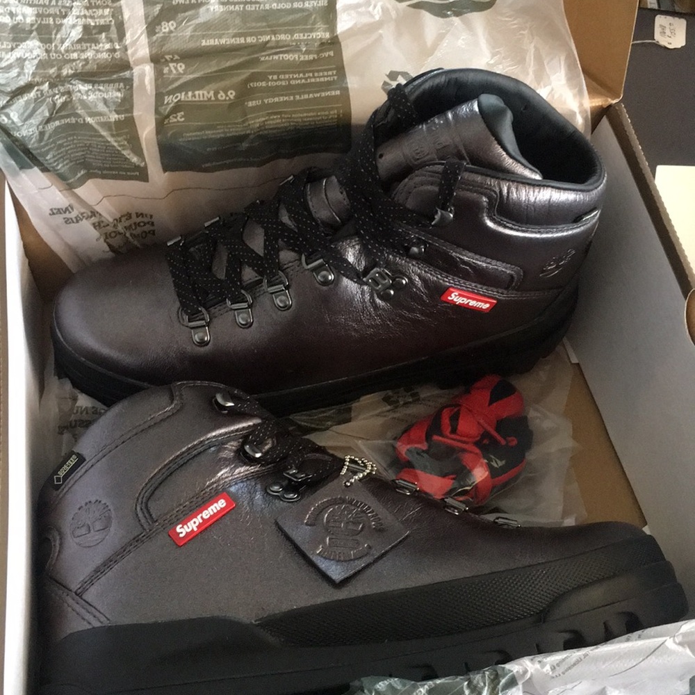BRAND NEW/NEVER WORN Supreme World Hiker Boot